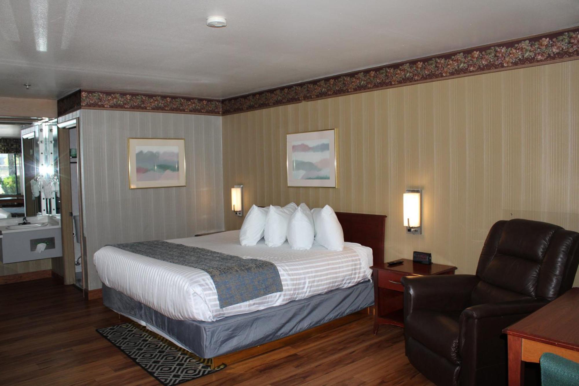 Americas Best Value Inn Phoenix Medford Esterno foto